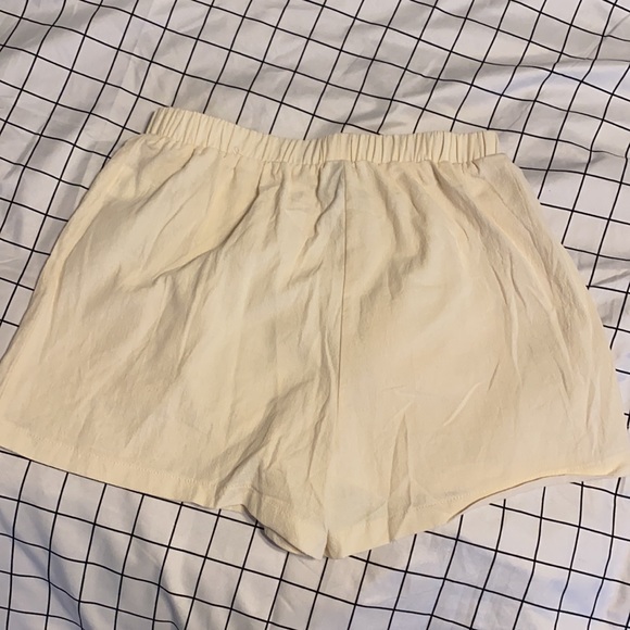 Two Piece Set Top and Shorts 🌺 - Picture 6 of 6